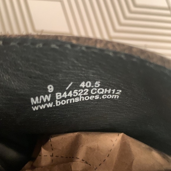 Born Gray Oxford Nubuck Leather Lace up Ankle Bootie Size 9 - Picture 8 of 9